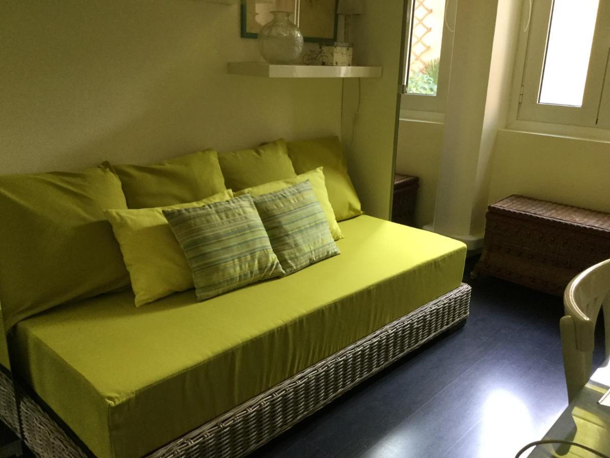 Chambre 1 Personne Avec Terrasse Centre Ville Marseille 3 Nuits Min , Femme Uniquement Zewnętrze zdjęcie