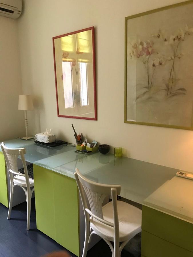 Chambre 1 Personne Avec Terrasse Centre Ville Marseille 3 Nuits Min , Femme Uniquement Zewnętrze zdjęcie